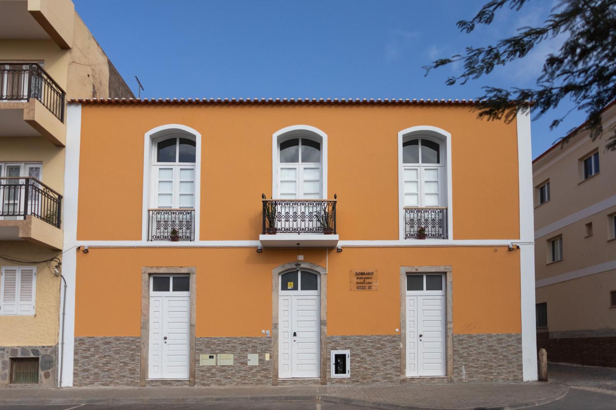 Апартаменты O Sobrado Mariazinha & Inacio Lima Прайя Экстерьер фото